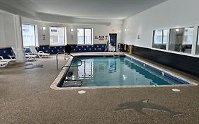 Admiralty Inn & Suites - A Red Collection Hotel